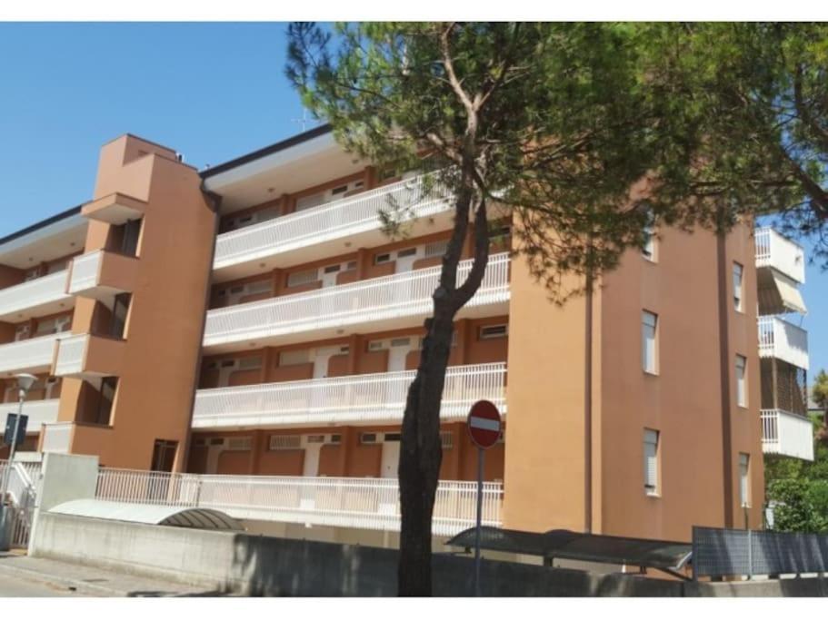 Appartamento Park Residence Lignano Sabbiadoro Exterior foto